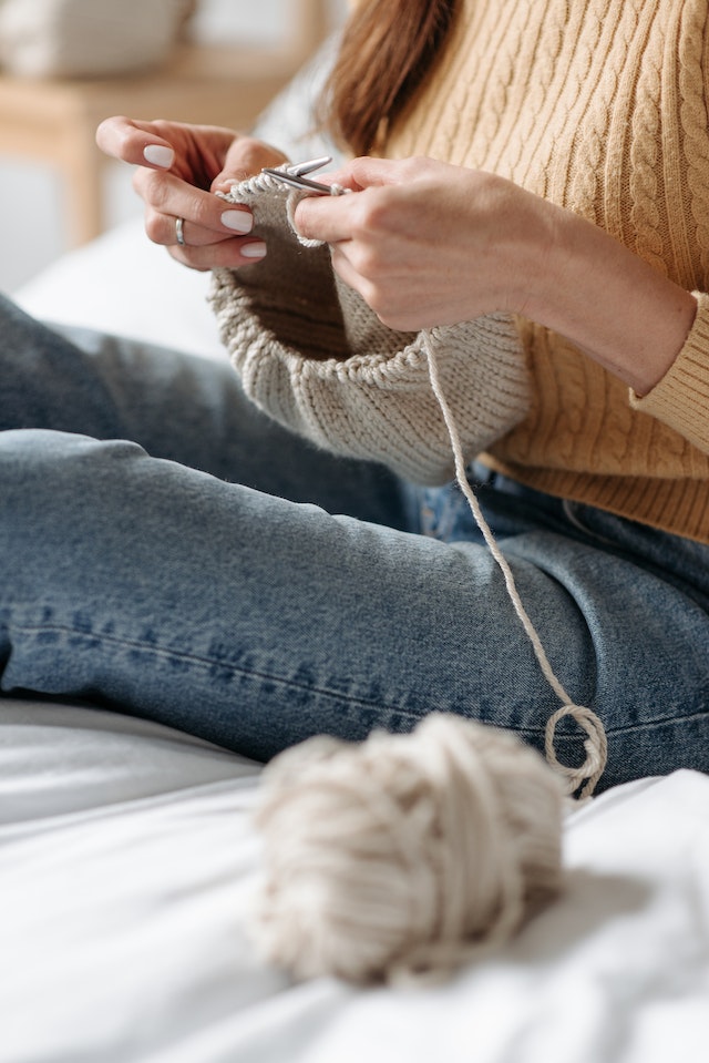 Knitting and Crocheting for Relaxation: The Therapeutic Benefits