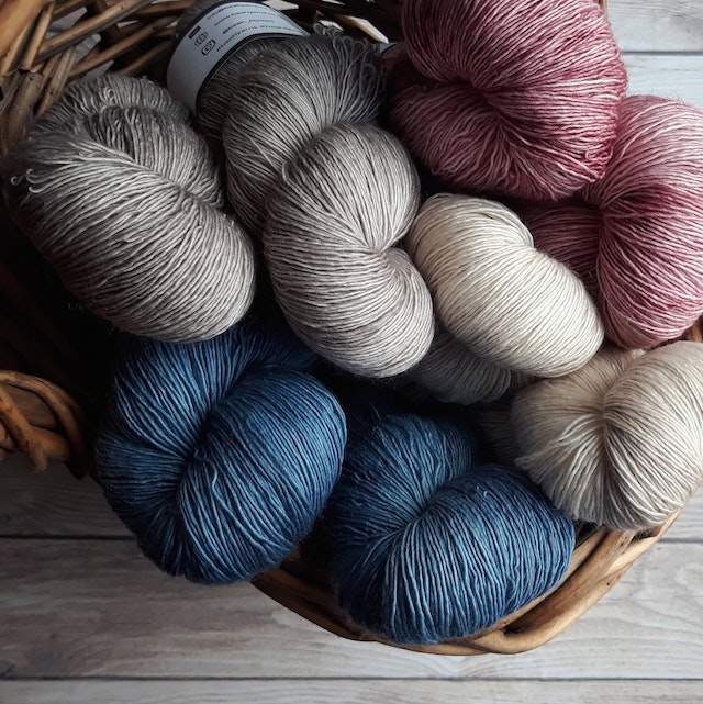 Choosing the Perfect Yarn: A Comprehensive Guide